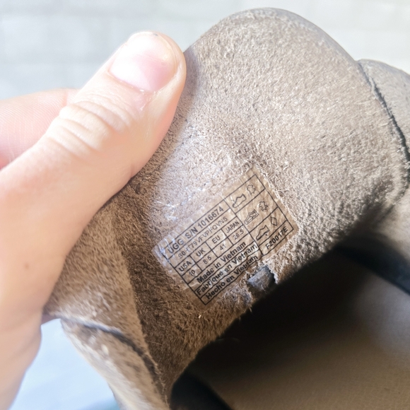 UGG NuBuck leather sneakers - Picture 7 of 7